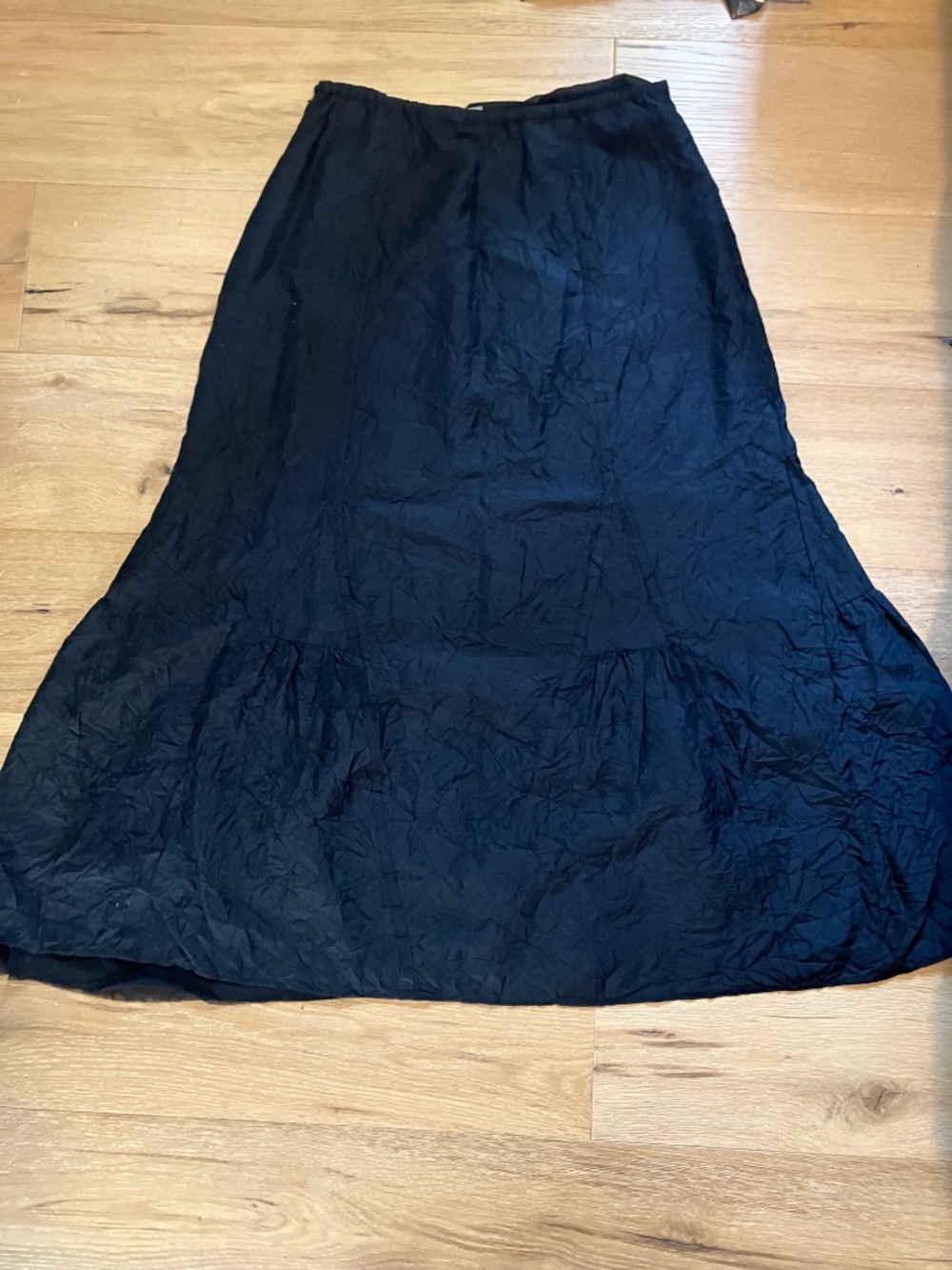 J. Jill Black Crinkle Tiered Midi Skirt 2P Petite